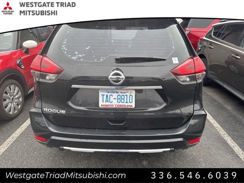 Used 2017 Nissan Rogue S image 9