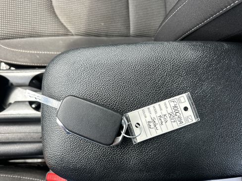 Used 2019 Kia Forte LXS FWD image 17