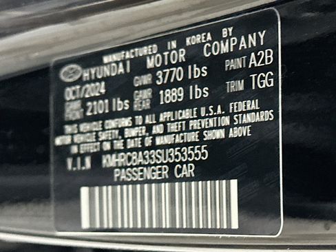 Used 2025 Hyundai Venue SEL FWD image 12