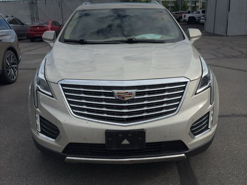 Used 2017 Cadillac XT5 Platinum w/ Driver Assist Package AWD/4WD image 2