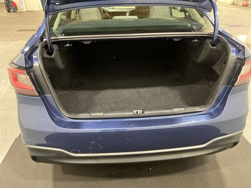 Used 2022 Subaru Legacy Premium AWD/4WD image 24
