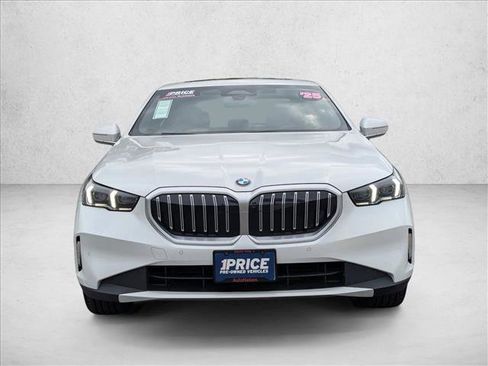 Used 2025 BMW 530i xDrive AWD/4WD image 2