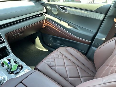 New 2025 Genesis GV80 3.5T Prestige image 5
