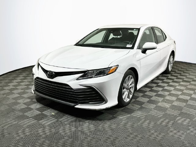 Certified 2022 Toyota Camry LE FWD image 4