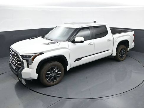 Used 2024 Toyota Tundra Platinum AWD/4WD image 31