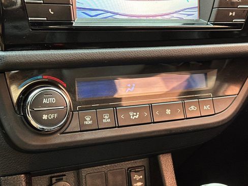 Used 2014 Toyota Corolla S image 20