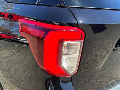 Used 2022 Ford Explorer ST-Line AWD/4WD image 28