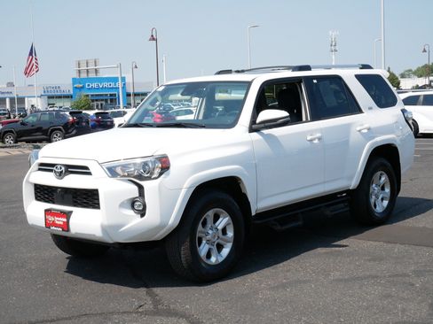 Used 2024 Toyota 4Runner SR5 Premium w/ Moonroof Package AWD/4WD image 3