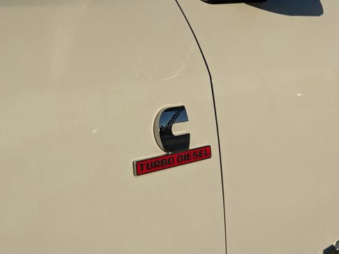 Used 2024 RAM 2500 Laramie image 9