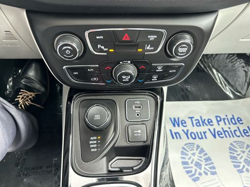 Used 2018 Jeep Compass Limited w/ Navigation Group AWD/4WD image 20