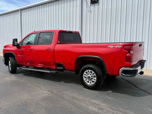 Used 2025 Chevrolet Silverado 2500 LT w/ Convenience Package AWD/4WD image 2