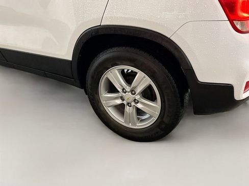 Used 2019 Chevrolet Trax LT w/ LT Convenience Package FWD image 29