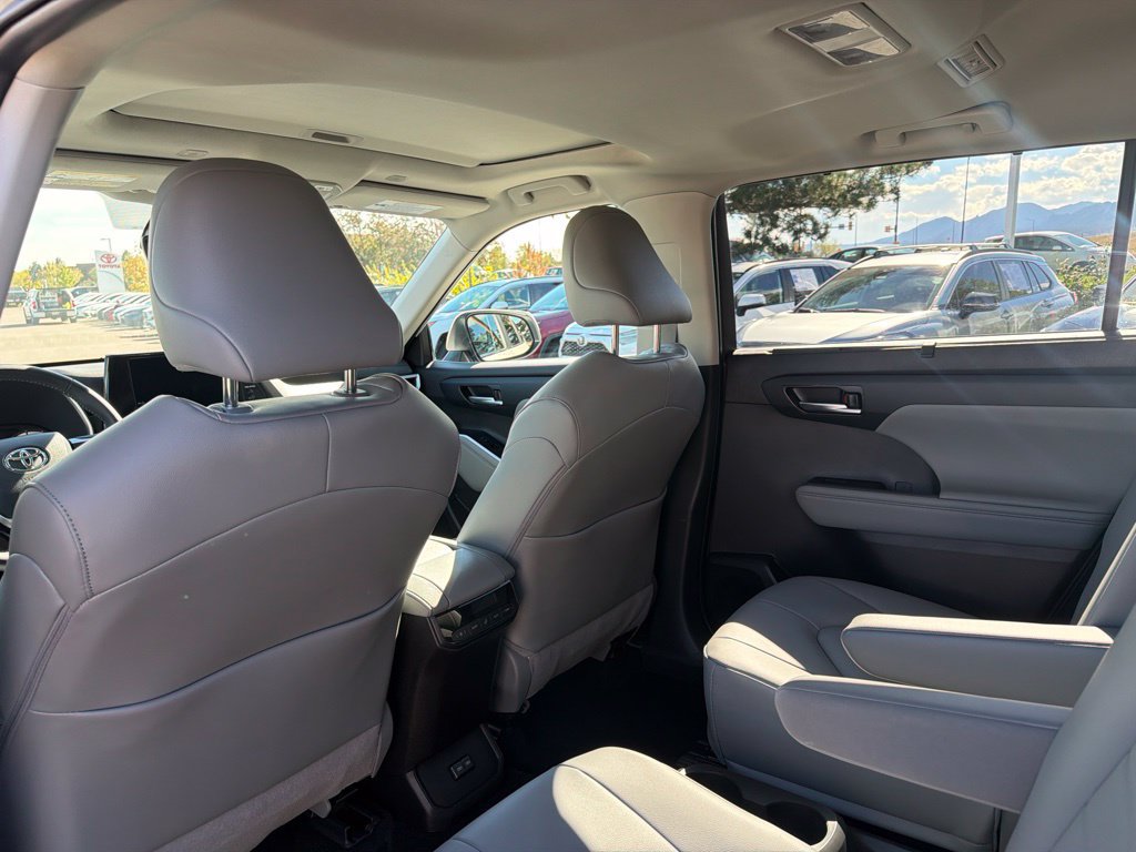 Used 2026 Toyota Highlander XLE AWD/4WD image 21