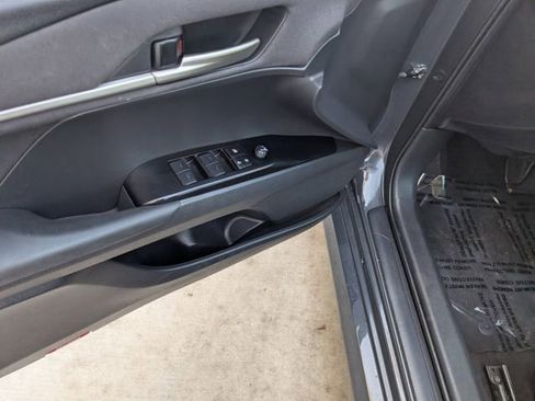 Used 2025 Toyota Camry LE FWD image 9