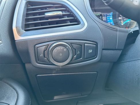 Used 2024 Ford Edge SEL image 17