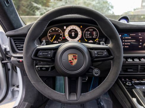 Certified 2026 Porsche 911 GT3 image 38