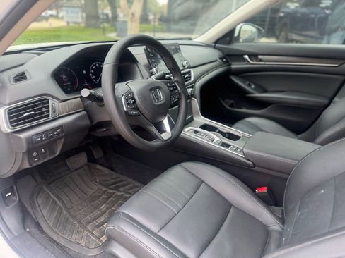 Used 2019 Honda Accord Touring image 5