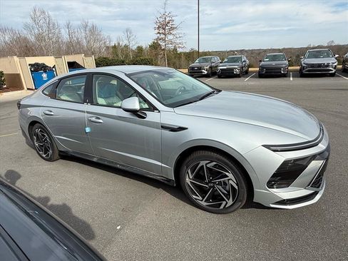New 2026 Hyundai Sonata SEL image 2