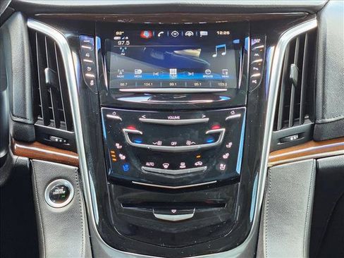 Used 2020 Cadillac Escalade Luxury w/ Escalade Sport Edition RWD image 15