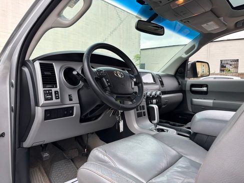 Used 2008 Toyota Sequoia Limited RWD image 30