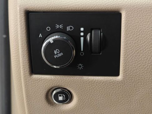 Used 2014 Jeep Grand Cherokee Limited w/ Luxury Group II AWD/4WD image 52