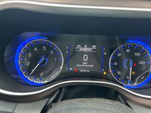 Used 2023 Chrysler Voyager LX FWD image 6