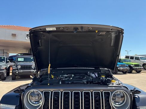 New 2025 Jeep Wrangler Unlimited Sahara AWD/4WD image 51