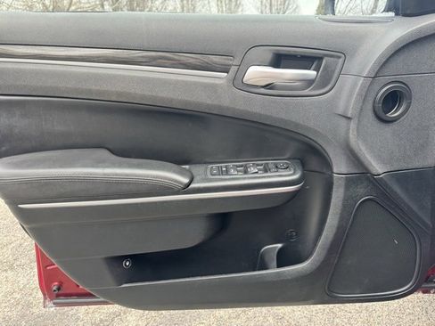 Used 2018 Chrysler 300 Touring w/ Sport Appearance Package image 18