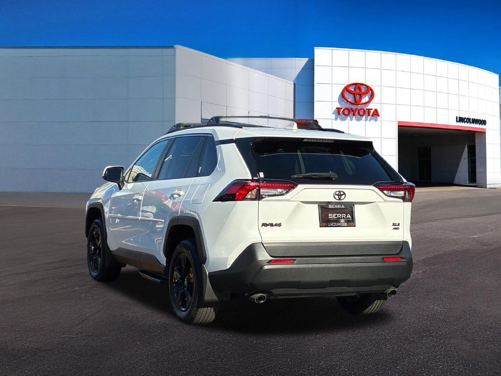 Used 2025 Toyota RAV4 XLE AWD/4WD image 12