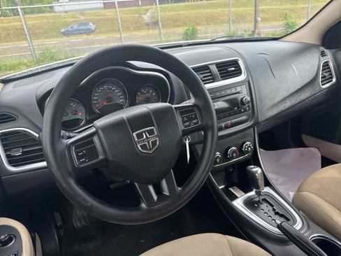 Used 2014 Dodge Avenger SE FWD image 12