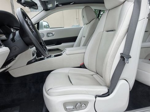 Used 2016 Rolls-Royce Wraith RWD image 10