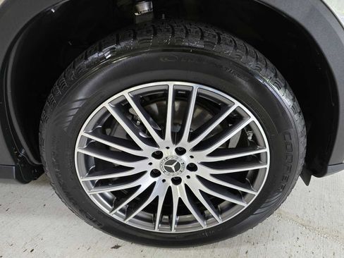 Used 2024 Mercedes-Benz GLC 300 4MATIC image 9