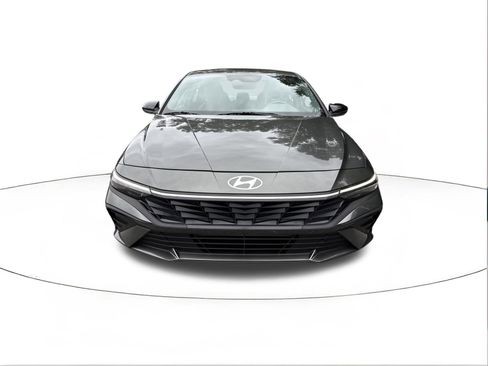 Certified 2025 Hyundai Elantra Sport image 8