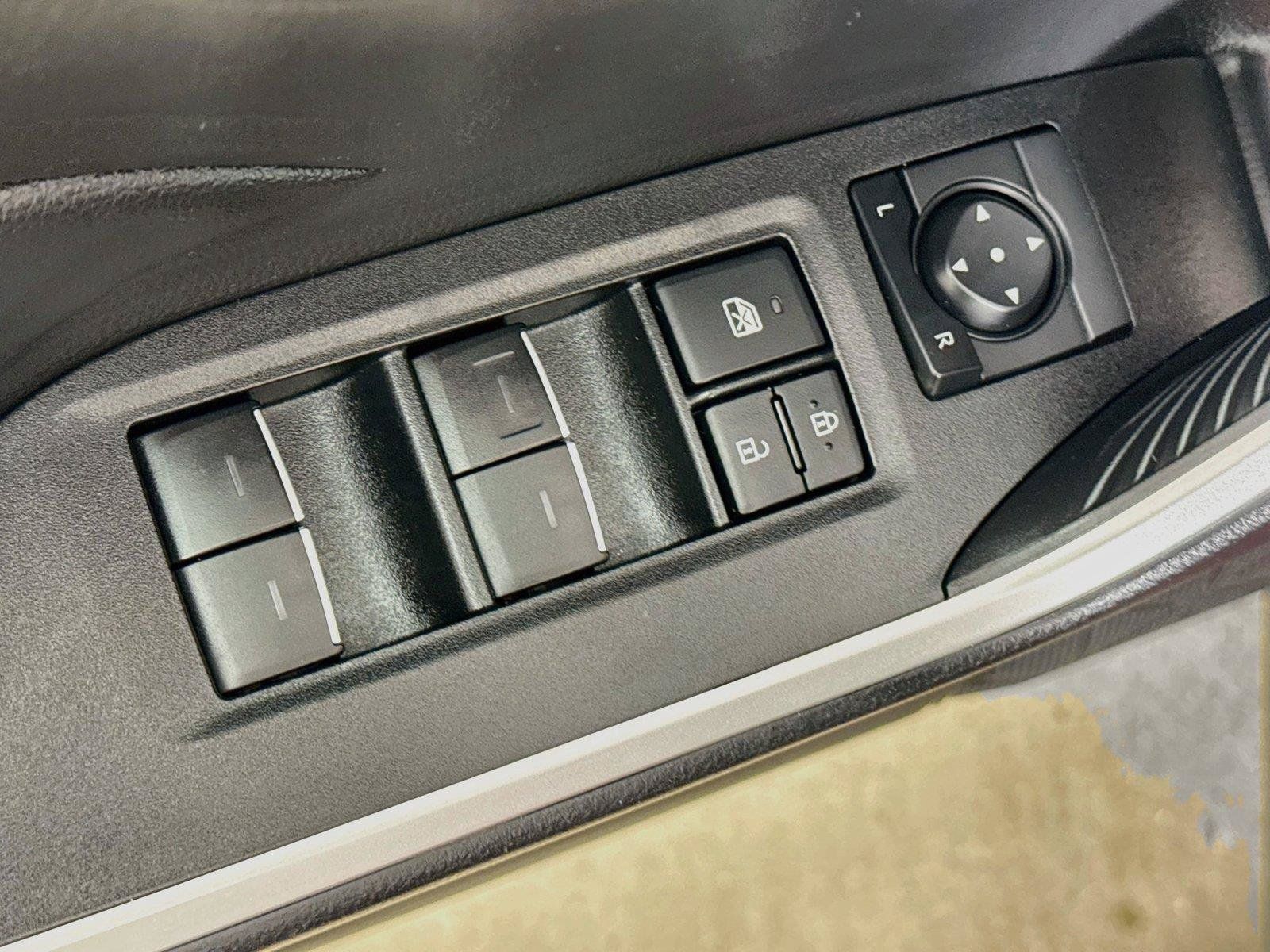 Used 2025 Toyota RAV4 XLE AWD/4WD image 19