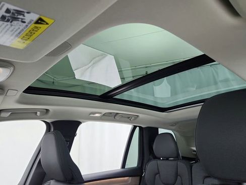 New 2025 Volvo XC90 B5 Plus w/ Protection Package Premier image 23