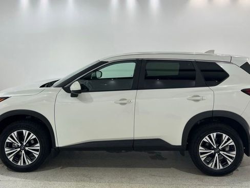 Used 2023 Nissan Rogue SV FWD image 2