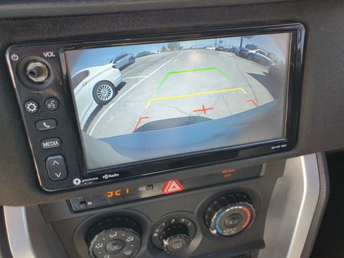 Used 2017 Toyota 86 image 2