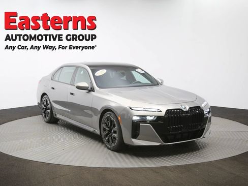 Used 2023 BMW 760i xDrive w/ Executive Package AWD/4WD image 54