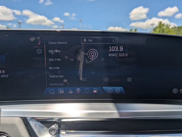 Used 2024 Cadillac Lyriq Luxury AWD/4WD image 24