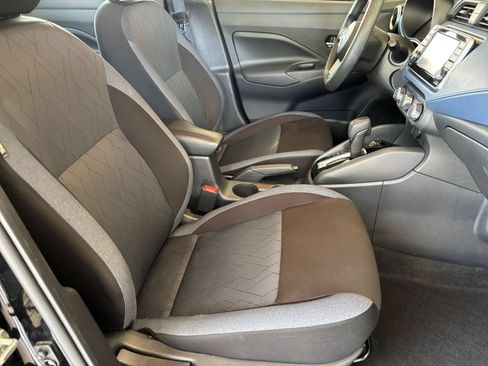 Used 2025 Nissan Versa SV FWD image 34