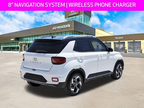 Used 2025 Hyundai Venue Limited image 5
