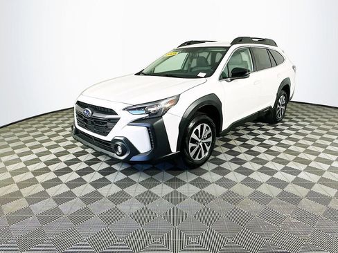 Used 2025 Subaru Outback Premium w/ Popular Package #1A image 5