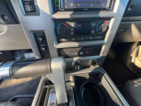 Used 2003 HUMMER H2 w/ Preferred Equipment Group image 33