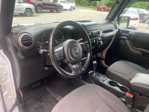 Used 2018 Jeep Wrangler Unlimited Sport S AWD/4WD image 18
