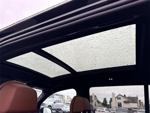 Used 2024 BMW X7 xDrive40i w/ M Sport Package image 19