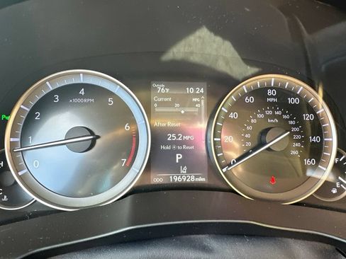 Used 2017 Lexus ES 350 w/ Luxury Package FWD image 4