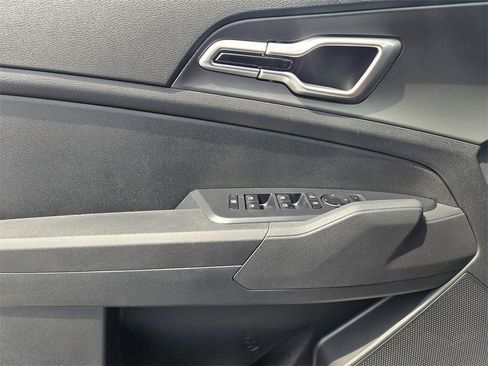New 2026 Kia Sportage LX image 16