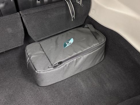 Used 2021 Chrysler Pacifica Touring-L image 32