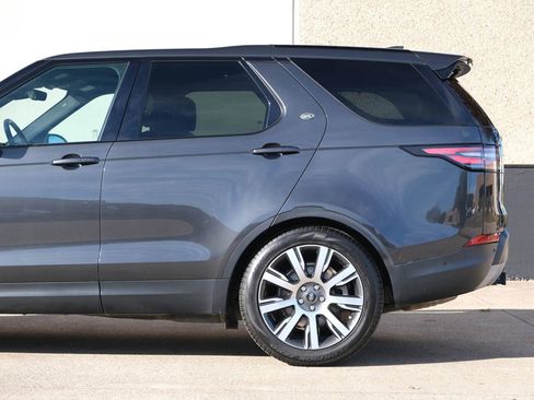 Used 2019 Land Rover Discovery HSE image 8