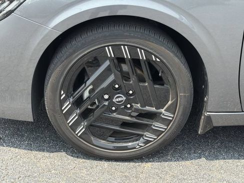 Used 2026 Nissan Sentra SR w/ SR Premium Package FWD image 11